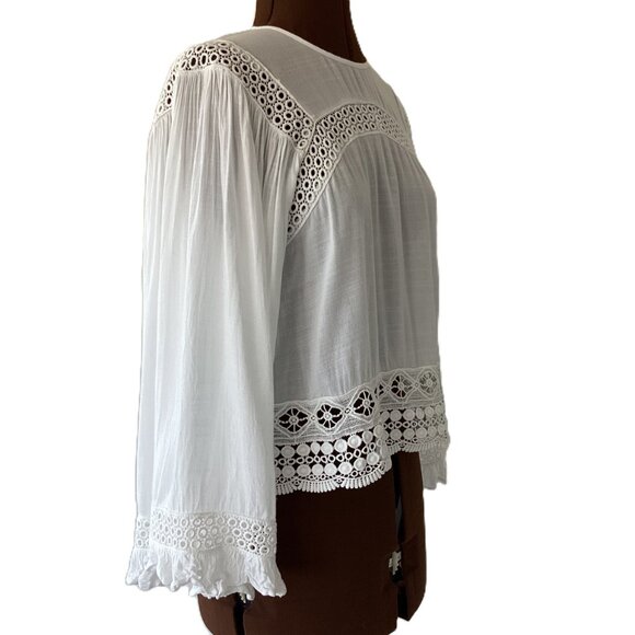 White Lace Trimmed Top with long Butterfly Sleeves - Picture 5 of 7